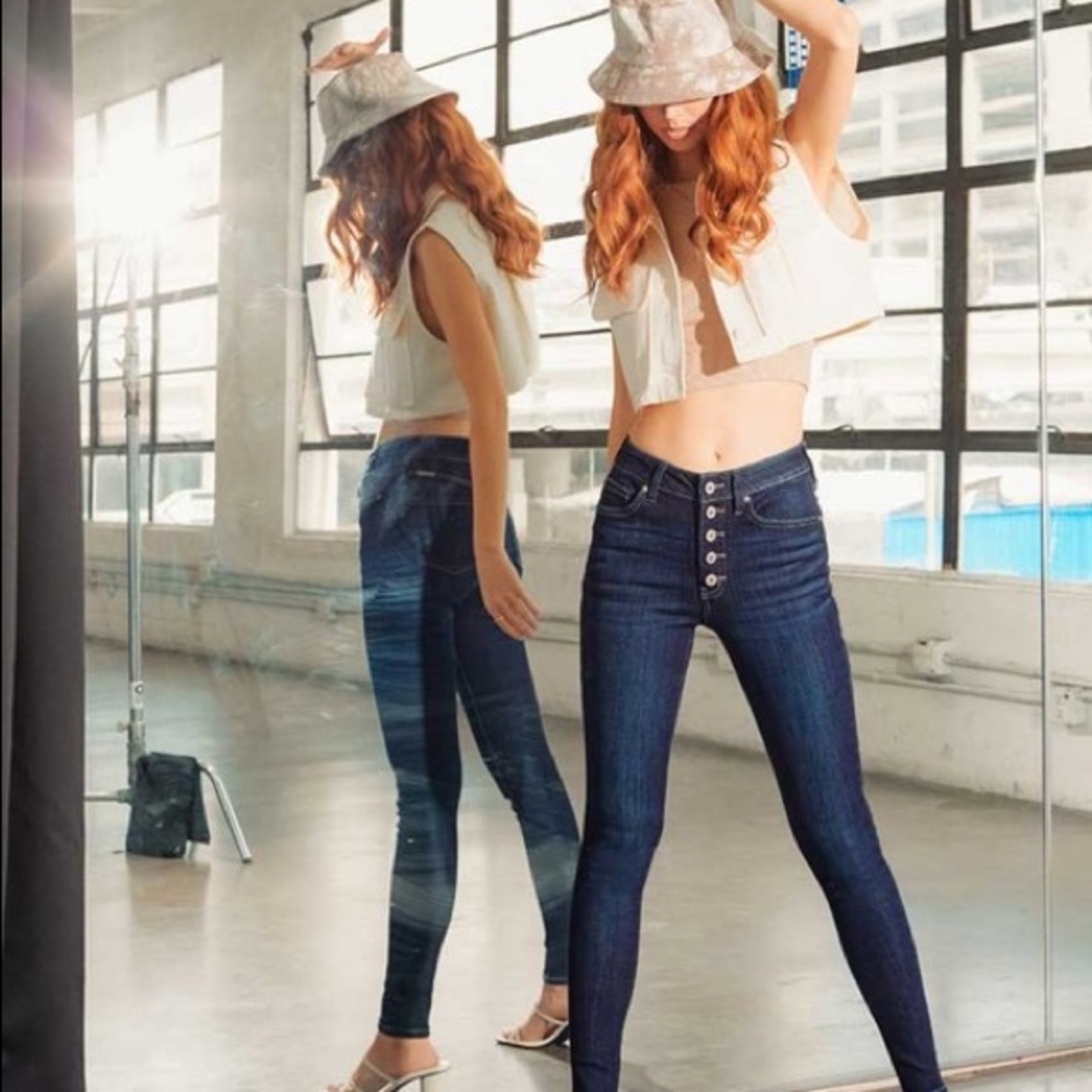 High Rise Curvy Fit Jeans - Picture 6 of 7
